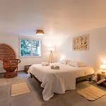 Comete - Maison De Famille Avec Piscine *