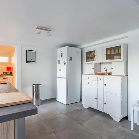 Vakantiehuis Comete - Maison De Famille Avec Piscine