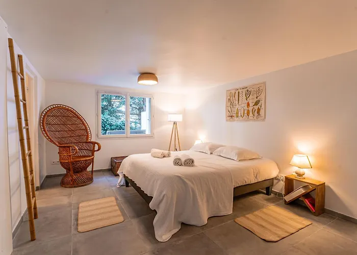 Comete - Maison De Famille Avec Piscine *